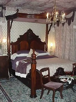 Lockheart Gables Romantic Bed & Breakfast