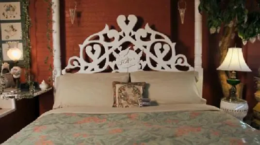 Lockheart Gables Romantic
