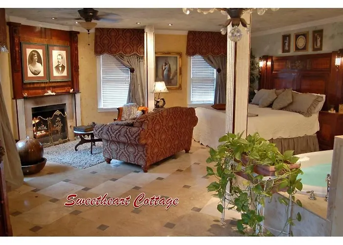 Lockheart Gables Romantic Fort Worth
